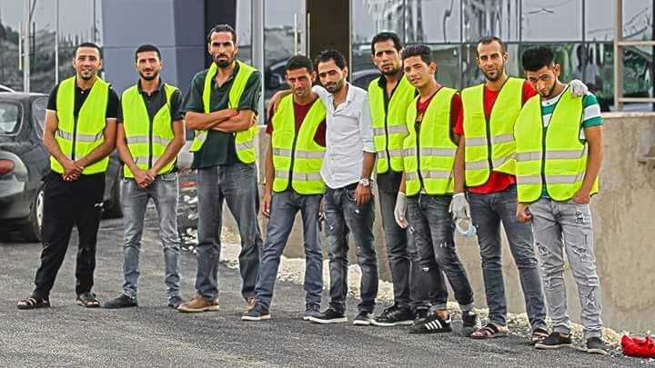 خدمات التنظيف الشاملة بعد الدهان وجلي و تلميع البلاط بأقل الاسعار التنظيف الشامل لمنازل والفلل والقصور الشقق والمجمعات وجميع انواع القاعات تنظيف ما بعد البناء و الدهان للشقق و المطاعم و الشركات و ا...