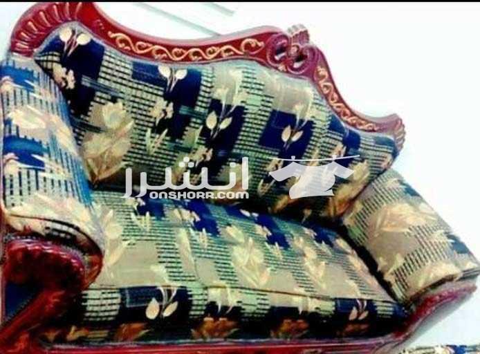 انتريه مستعمل   استعمال خفيف نظيف جدا يتكون من كنبه 2 وكنبه 3 وكرسيين وترابيزه سبب البيع السفر