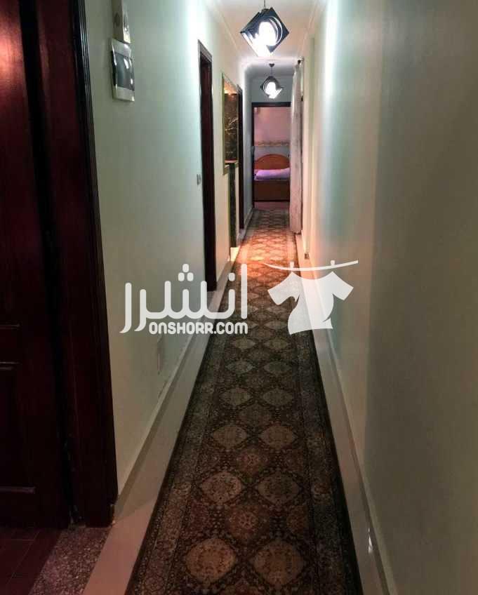شقة مفروشة للايجار بمنطقة سموحة   بالقرب من جميع الخدمات(خطوات من فوزى معاذ )  الكود : 2532 هو أسهل وسيله للإستعلام عن العرض تشطيب سوبر لوكس  - غير مجروحة  - كاملة العدادات عمارة شيك و مدخل راقى  - ام...