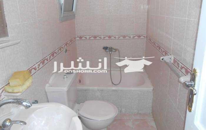 شة بالروف تاسع نمرة للبحر بسعر مميز جدا  مسجلة في شاطئ النخيل المواصفات : المساحة 100 متر لكل طابق + حصة في الارض مسجلة في عقود الملكيه 2 غرفه + 2 حمام + ريسبشن + صاله توزيع للغرف + مطبخ امريكي + 2 فر...