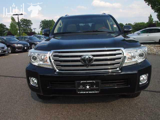 2013 Toyota Land Cruiser V8 SUV, Full option for sale, the car is barely used for some months, the car is in perfect condition Email : ( w.g00001@hotmail.com )