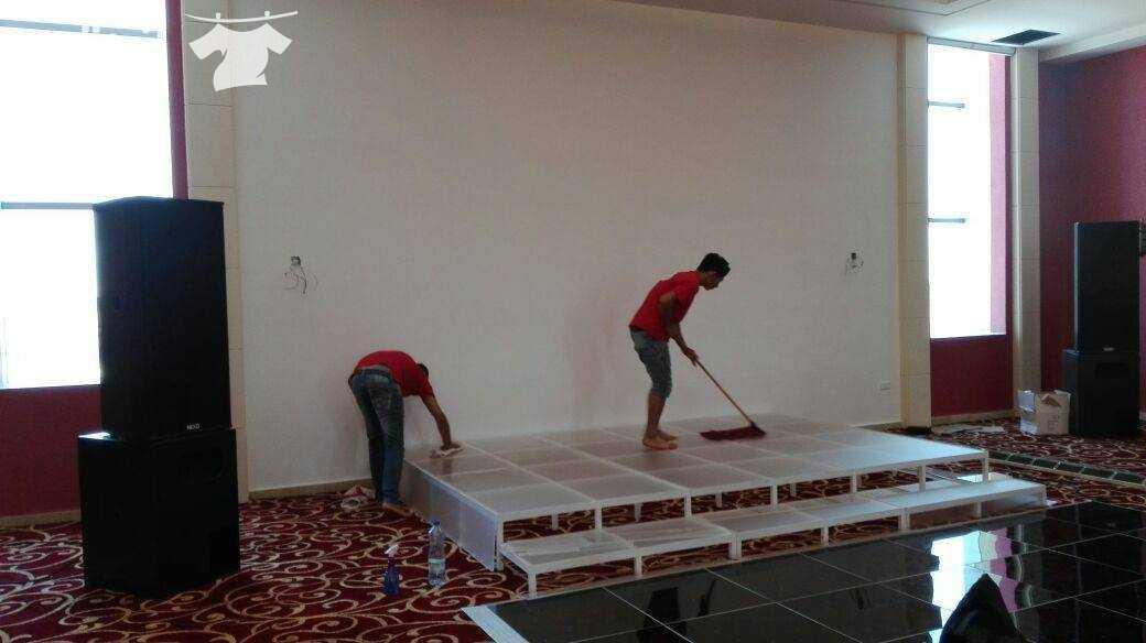 التنظيف الشامل بعد الدهان و جلي وتلميع البلاط  وتشمل خدماتنا مايلي: تنظیف جمیع المداخل الخارجیة والنوافذ والأبواب الخارجیة تنظیف وتعقیم وتلمیع الحمامات والمطابخ والأرضیات والسیرامیك تنظیف الواجھات الز...
