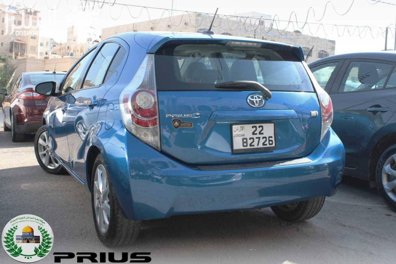 بريوس C موديل 2013 فحص 3 جيد امامي شمال مضروب ماشيه 70000 الف بدفعة 4000 والباقي اقساط ع الهويه بدون تحويل راتب شهادة راتب او اثبات دخل للاستفسار الرجاء الاتصال 0796603031 0795366046