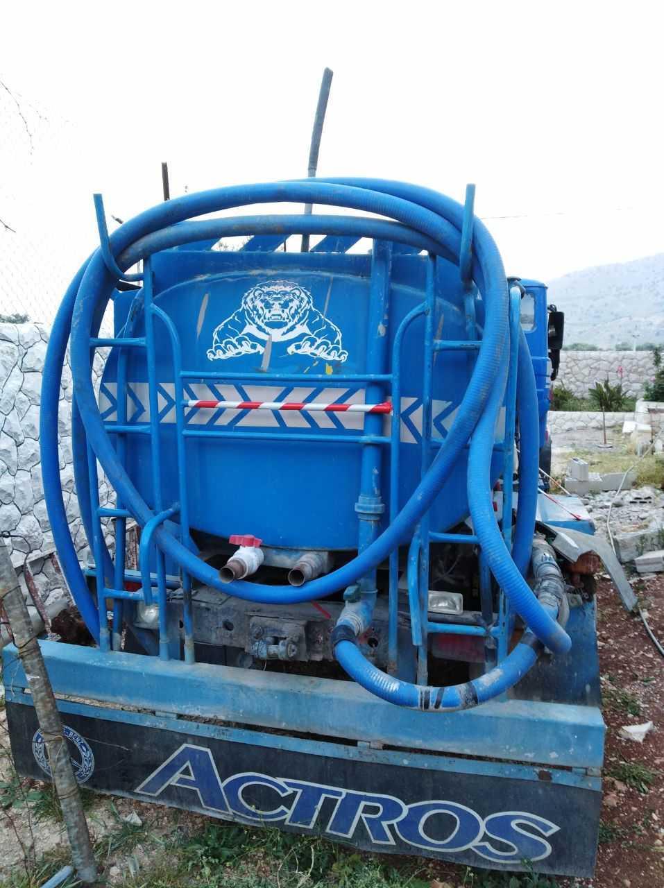 تنك ماء مرسيدس للبيع ٠٧٧٩١١٨٢٢١
