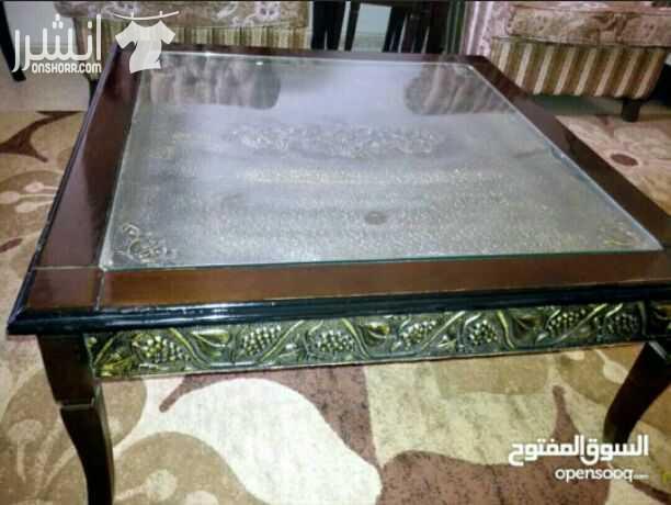 طقم طاولات وسط وثنتين جانبيات للبيع بحال جيد جدا نظااف وثقال سعرهم 50 د