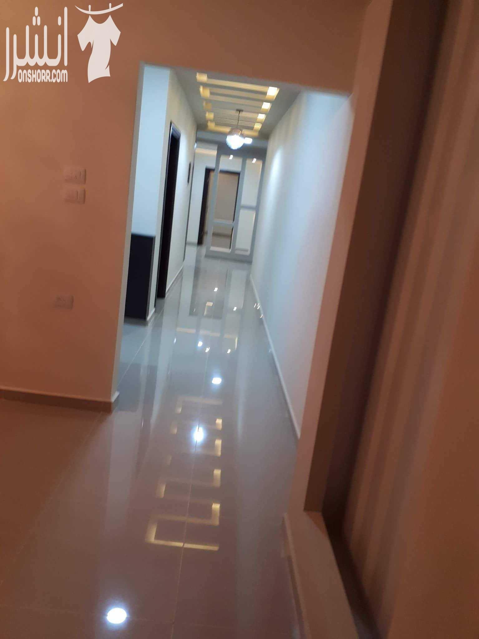 تنظیف شامل من الداخل و الخارج للمباني و المكاتب و الشقق  تنظیف وتعقیم وتلمیع الحمامات والمطابخ تنظیف الواجھات الزجاجیة والحجریة والسكوريت و الالبكوند دراي كلين و غسیل السجاد والموكیت و اطقم الكنب والب...