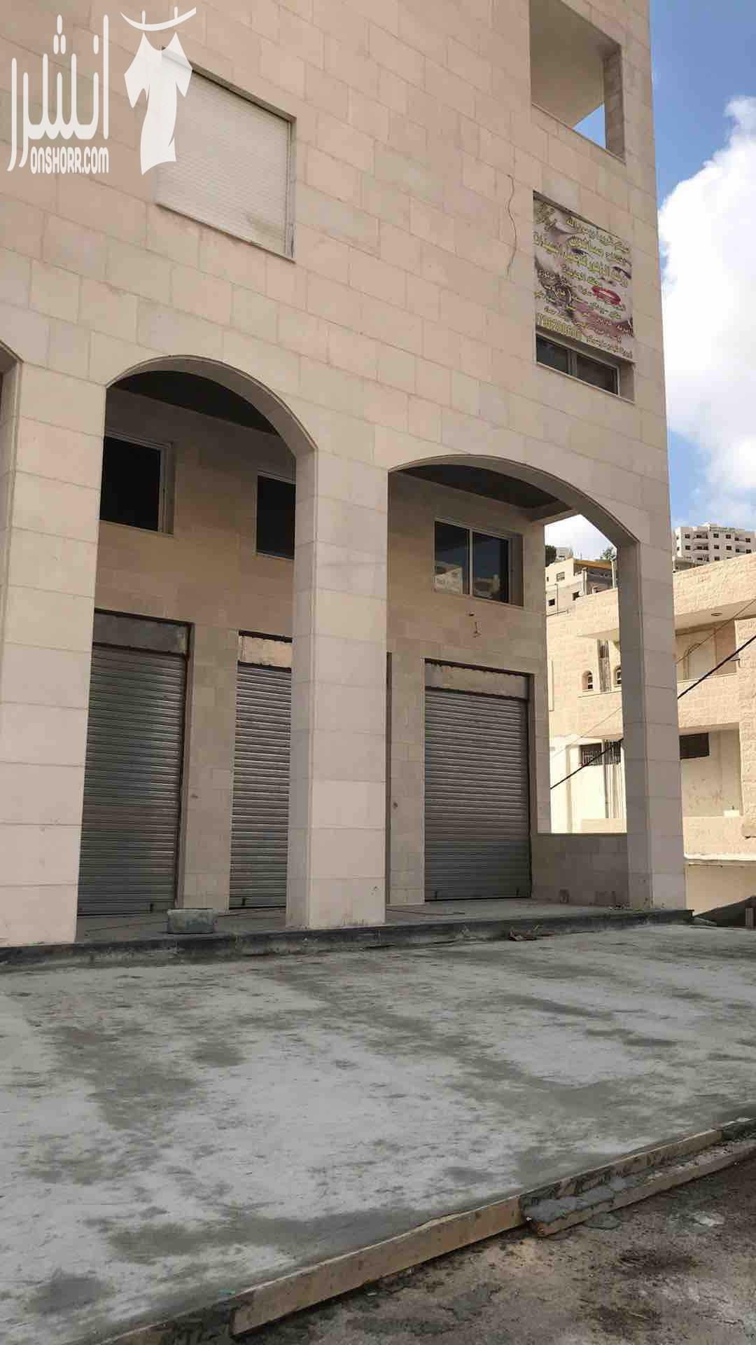 مخازن للايجار في السلط المبناء قبل محلات الواكد وحلويات اخو دنيا بمجمع
