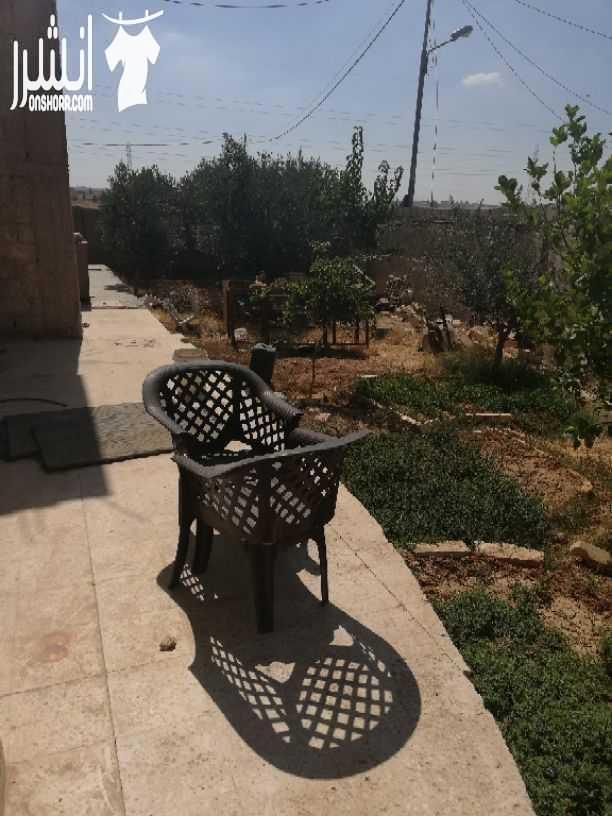 منزل مستقل للبيع على مساحة ارض 532 متر... في زيزيا بعد جسر المطار(خلف مديرية التربية والتعليم)... على شارعين 16 متر .. مساحة البناء 200 متر مربع.. عمر البناء 8 سنوات.... يتكون من 3 غرف نوم (واحدة ماست...