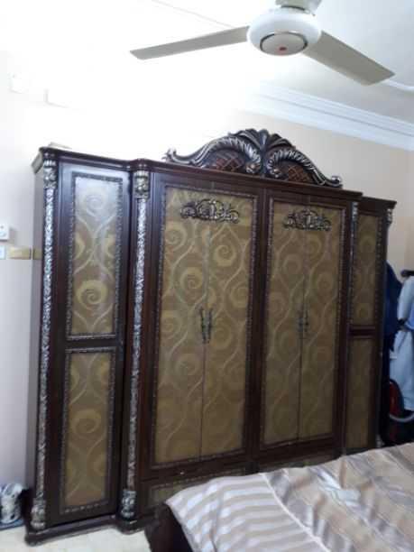 غرفه نوم للبيع بحاله جيده جدا لدواعي السفرمع الستاره والسجاده