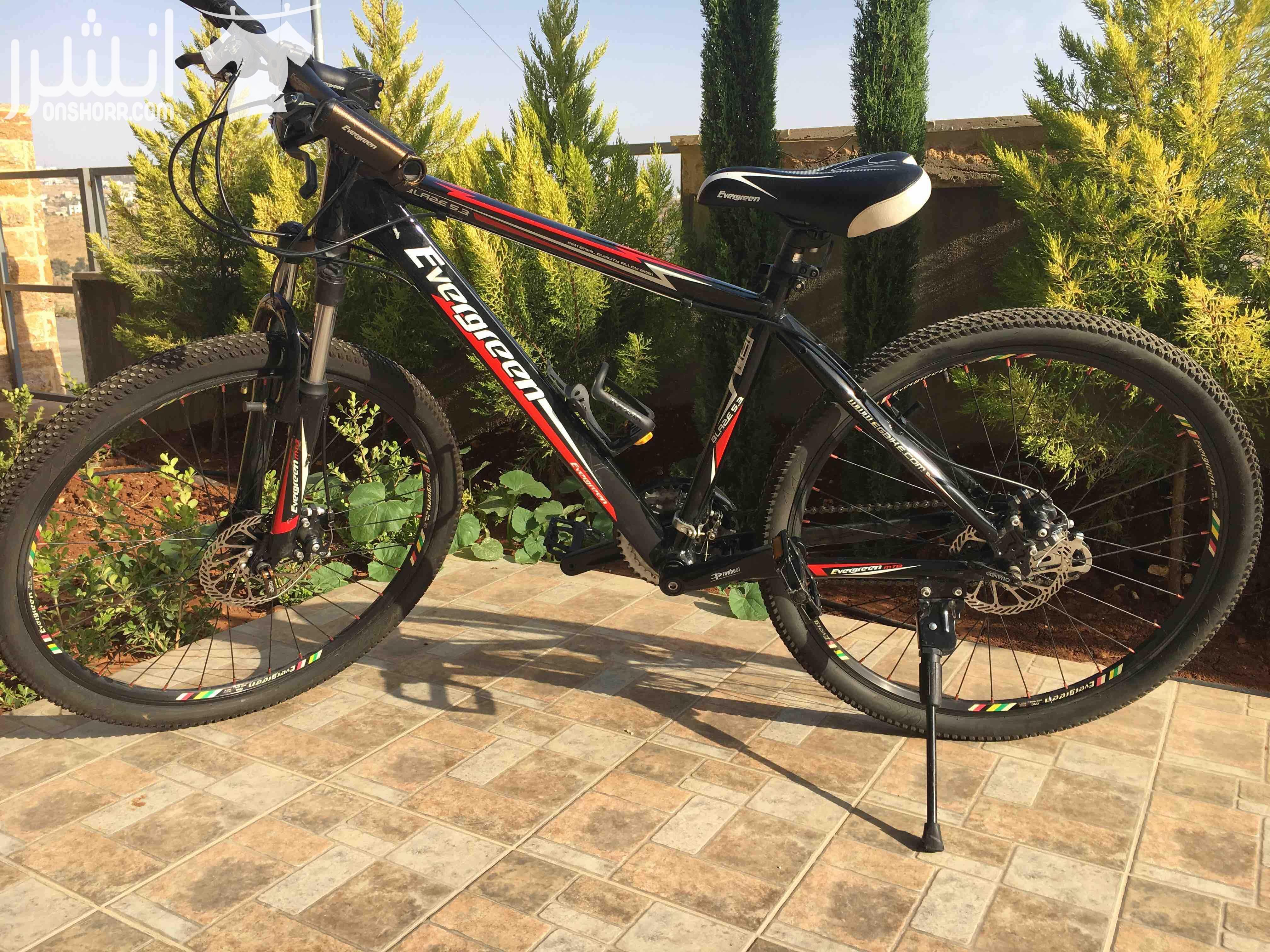 للبيع بسكليتات جبلية نوع (EVER GREEN) مستعمل بحالة ممتازة جداً جداً، غيارات نوع (shimano) 8 غيارات ، جنطاط المنيوم، كوشوك بحالة ممتازة ، صنوبرصات امامية، كرسي اسفنج  *يوجد 30 بسكليت* للاستفسار:0799509...