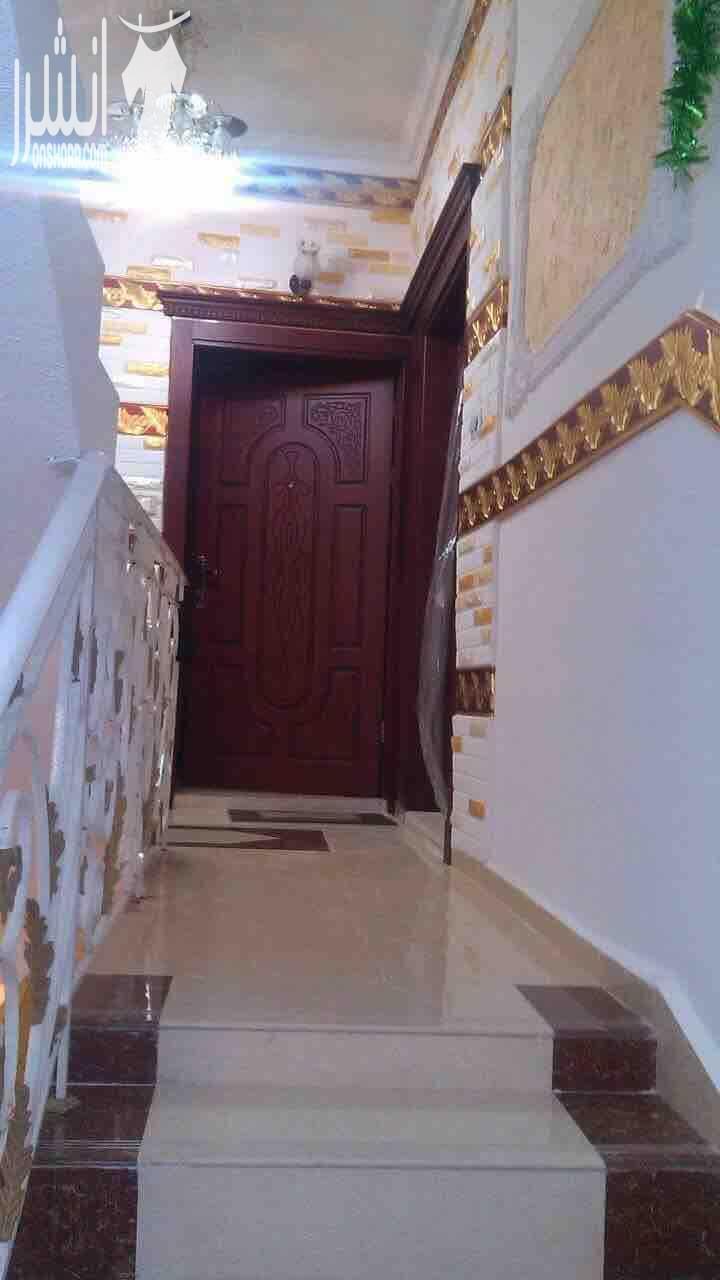 عماره للبيع /ياجوز /حي الرشيد /ضاحية الملك عبدالله الثاني عماره طابقين مكونه من ثلاث شقق الطابق الاول شقه مساحتها210م (مطبخ أمريكي و صاله/ غرفه ضيوف حمام/ ثلاث غرف نوم ماستر ) الطابق الثاني شقتين...
