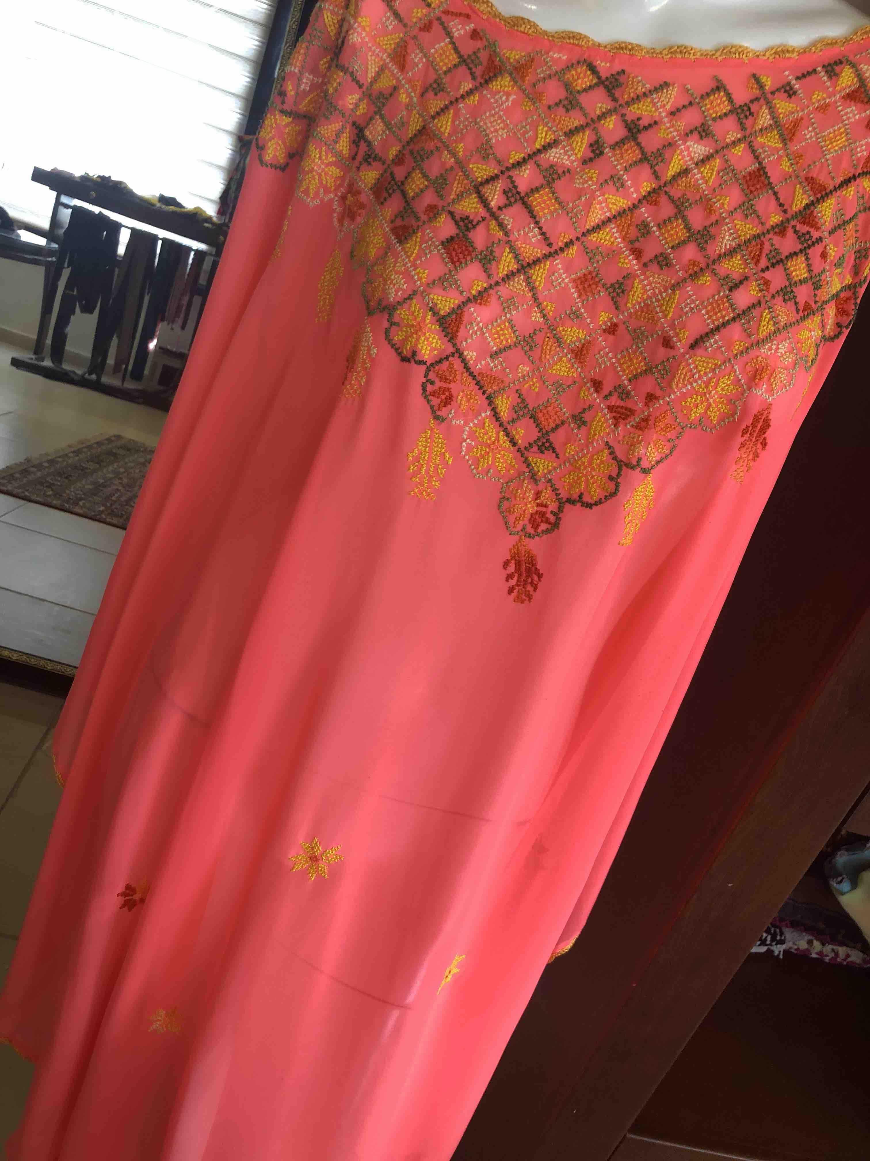 ازياء شرقيه مميزة.تطريز يدوي .موديلات عصريه..فداء عساف 0795709397.عمان .