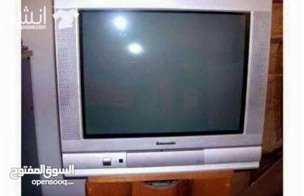 تلفزيون حجم كبير بانسونيك   التلفزيون يعمل بشكل ممتاز صوره وصوت استيريو له 3 مداخل AV مدخل RF ومداخل صوره رقميه ومذخل خاص باجهزه اللاب توب نظام a.video لا ينقصه الا ريموت كونترول علما انه يعمل على الر...