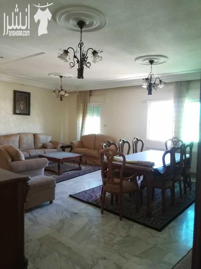 ضاحية الرشيد قرب شارع الجامعة وخلف فندق الفنار أجمل المواقع طابق ثانى على شارعين مطله  على تلاع العلى شامل الفرش 3نوم 3حمام صالون سفرة معيشة مطبخ راكب وغرفة خادمة بلكونه مطله رخام أرضيات مصعد كراج مخز...