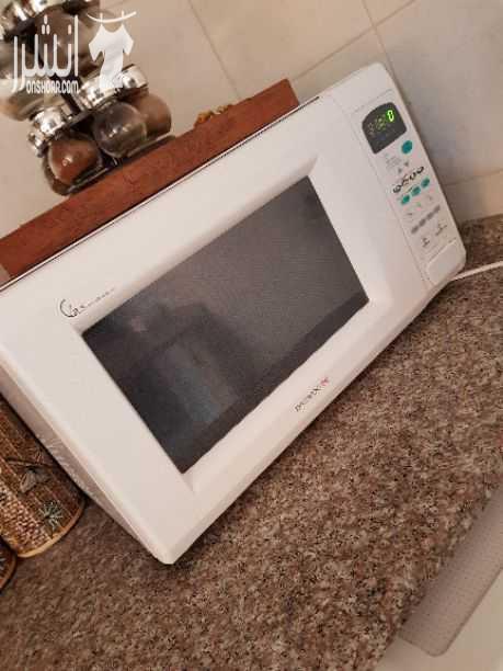 ميكرويف بحالة ممتازة شغال مية المية اثاث بيت كامل للبيع