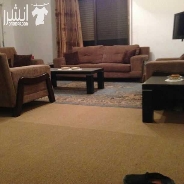للبيع شقه طابق ثاني في منطقه الجبيهه قريبه من مدارس الابداع التربوي مساحه الشقه 133 متر ثلاث غرف نوم حمامات صاله صالون مطبخ راكب مصعد كراج عمر البناء 5 سنوات جميع الخدمات متوفره وقريبه رسوم الشقه عليك...
