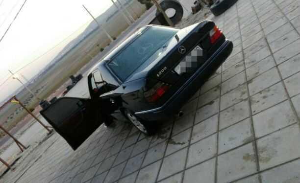 مرسيدس بطه للبيع او البدل  موديل 94 خالي قص قلبان  ماتور وقير قرش ونص قير عادي قزاز ومري كهربا بدون فتحه  كندشن شغال  بحاجه لدهان وترخيص معموللها صيانه بريكات وزيت وبواجي وسلاك بواجي وجلود دراي شفط وب...