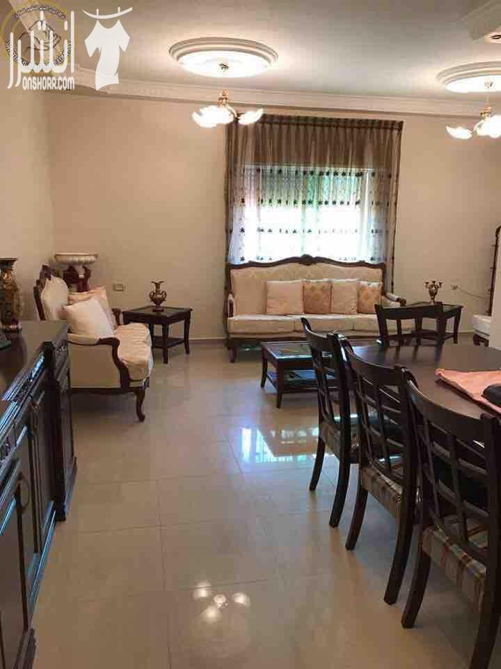 رقم الاعلان ( 9328 )   شقة مميزة للبيع في المدينة الرياضية ...   ارضي معلق 160م ....   صالون ... معيشة ... مطبخ بلوط .... برندا ...   3 نوم 1 ماستر 3 حمام ...   تشطيب سوبر ديلوكس ...   مصعد ... كراج ....