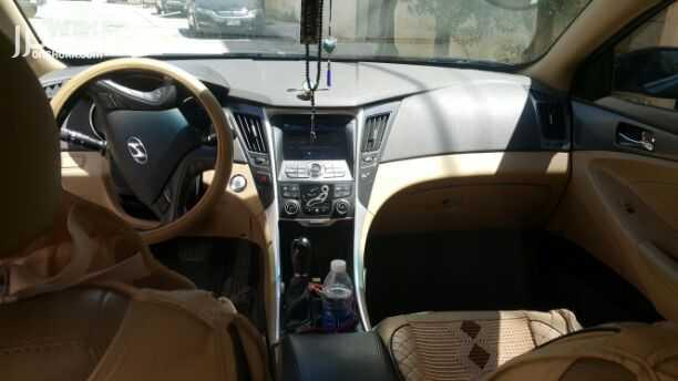 سوناتا هايبرد بانوراما أمريكي 2400 
موديل 2012 لون اسود داخل بيج 
فحص 4 جيد 
ضوء ليد 
ABS 
مانع انزلاق 
الجير توب ترونيك 6 غيار 
فرش جلد 
شاشة + نفيجيشن
كراسي كهرباء 
تدفئة كراسي 
السيارة باختصار فل م...