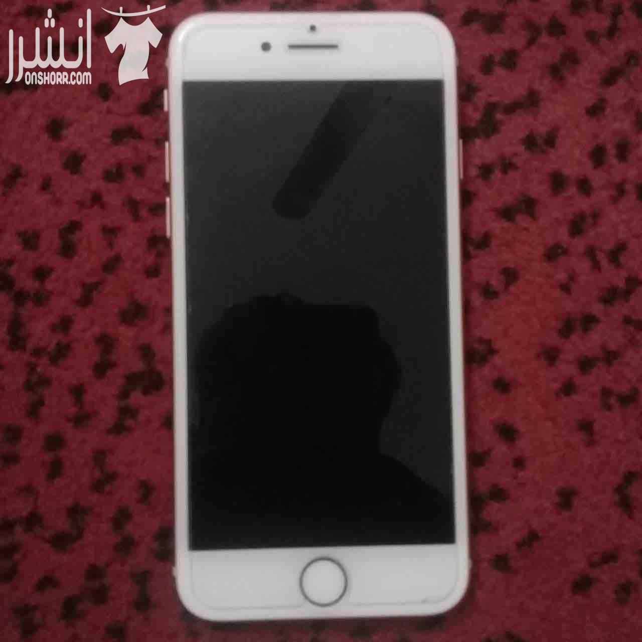 ايفون 8 نضيف اخو الجديد للبيع وقابل للبدل على ايفون 7 من 128 جيجا وفوق الايفون 8 موجود معو شاحن الاصلي وسماعة غير اصلية الذاكرة 64 سبب البيع فقط الرغبة في السفن عن جميع الاجهزة وافحص وين مابدك