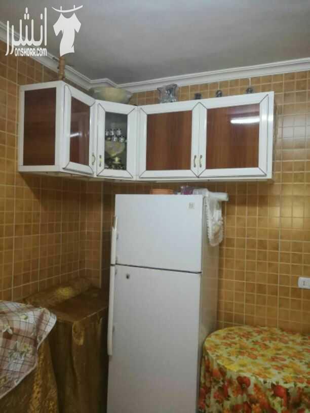 شقة للبيع طريق المطار بسعر مغري للإستثمار وللسكن فرصة لا تعوض جاهزة للسكن 43.000 مساحة 113 م 3 غرف 3 حمامات صالون ضيوف بلكونة مطلة على طريق المطار مطبخ المنيوم راكب بئر ماء كراج سيارة ط 2 هندسي بدون ا...