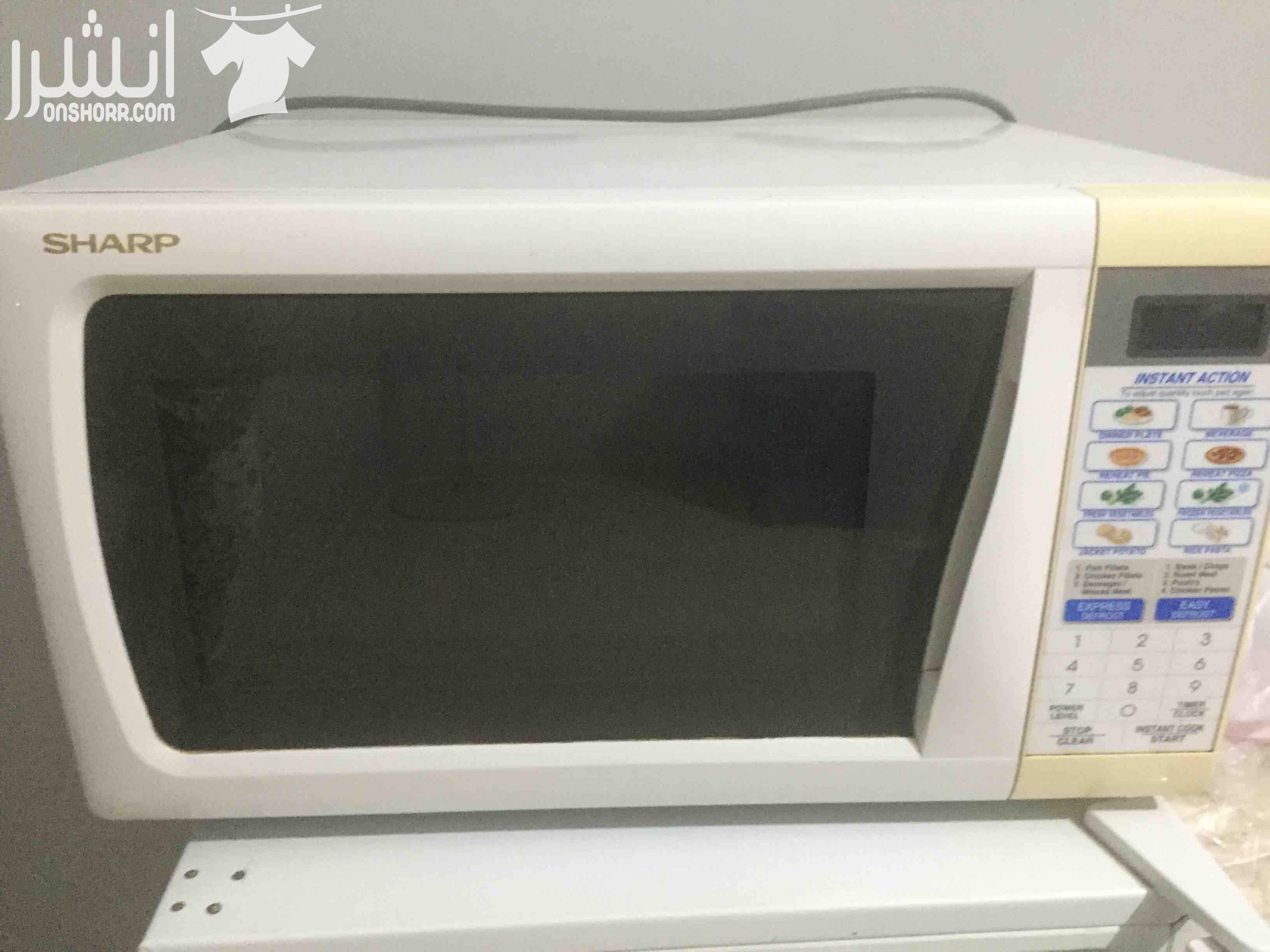 ميكرويف نوعية شارب sharp حجم كبير بحالة ممتازه استعمال سنه للبيع