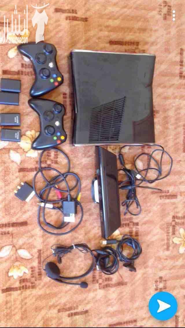 Xbox360مع كاميرا ٢١ سيدي يدتين اسلاك تيلفزيون سماعة اصلية
