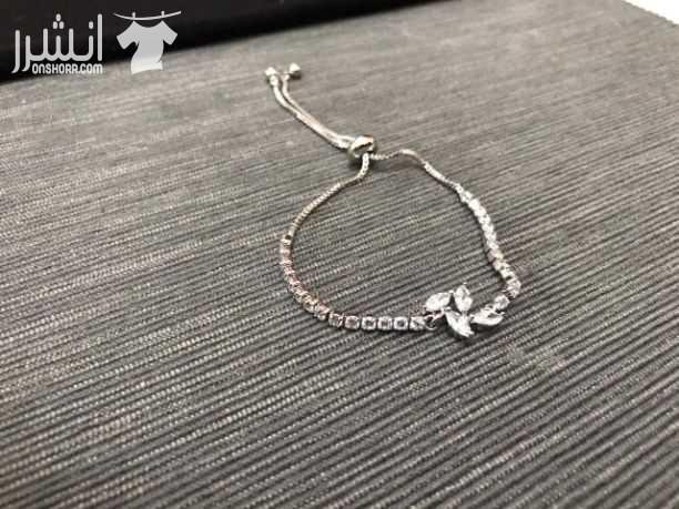 مجموعة من الاكسسوارات (حلق.. أساور... سناسيل)المميزه مطليه عيار ١٨ذهب وفضة وروديوم ومزين بحجاره الزيركون كفالة 3 سنوات ضد اللون اكسسوارات اصلية 100%   ابتداءا من 5 دنانير  . يوجد أكثر من 100 شكل