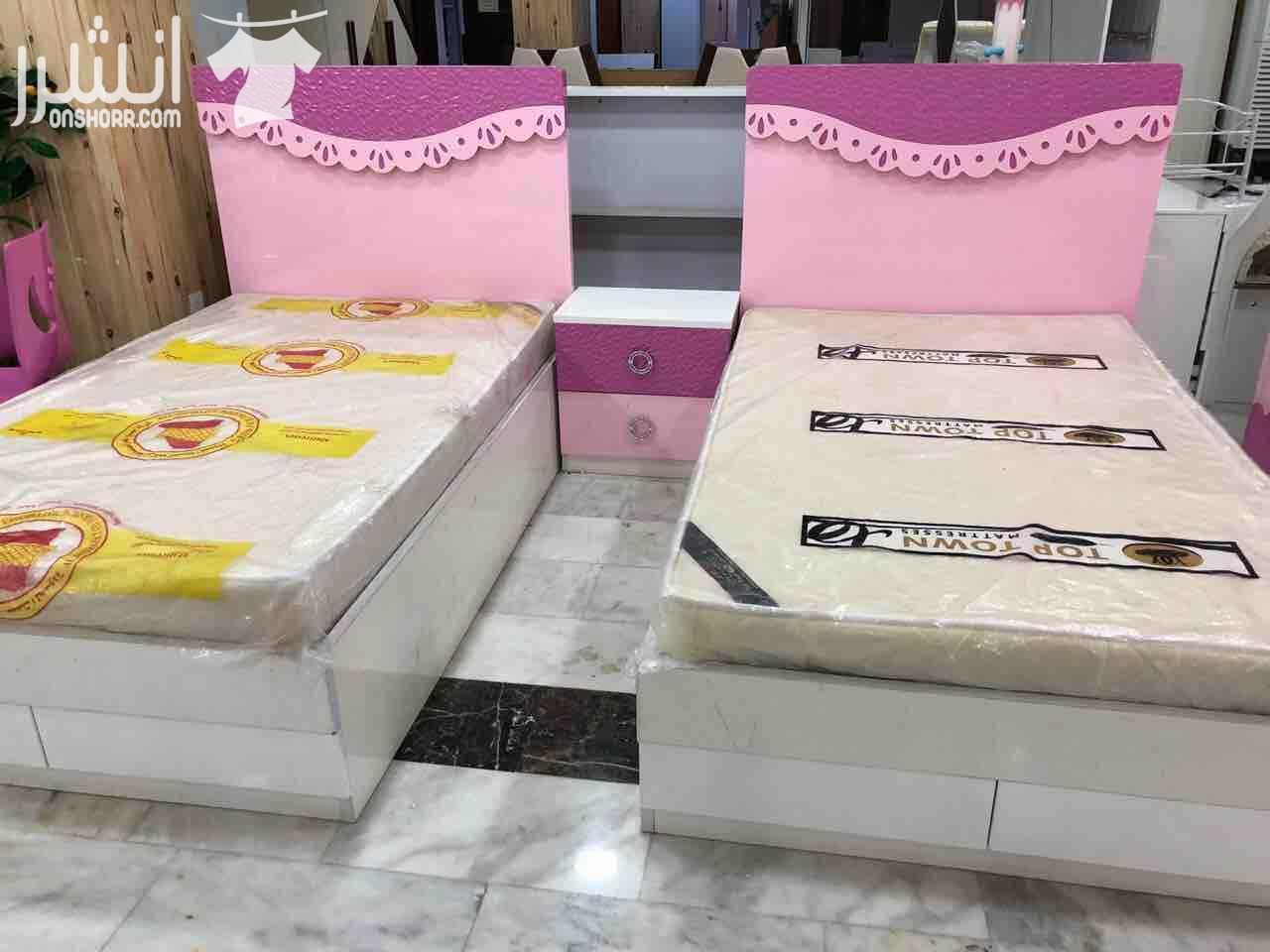 غرف نوم مودرن مميزة وأنيقة موديلات 2018 من أفضل وأقوى أنواع الخشب تتميز بالاناقة والتصميم الراقي وإنارة داخل الغرفة تعطي أجواء هادئة ورومانسية للزوجين دولاب 8 درف بسعر 6690 ريال بعد التخفيض مع الت...
