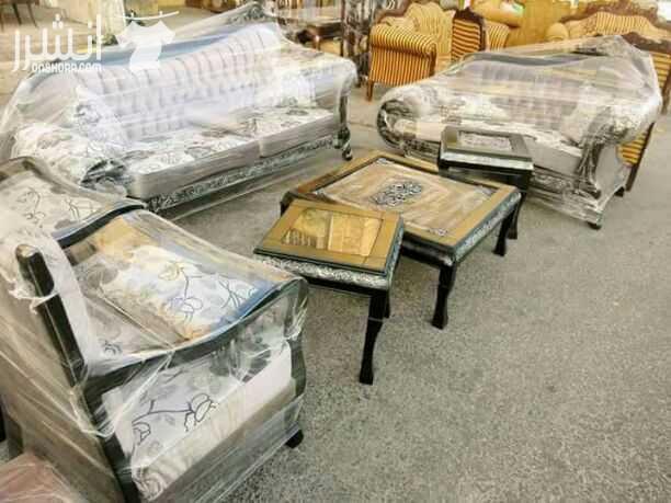 #[4455] كنب خشب زان مصري اسفنج ضغط وقماش إسباني ودهان وكالة ولا خدش فيه مع طربيزات بحالة ممتازة وبسعر مغري جدا جدا بس 250  خدمة التوصيل متوفره لجميع المحافظات للجادين الاتصال 0796336405