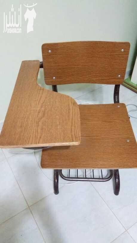 40 كرسي بحالة ممتازه للبيع للاستفسار يرجى ترك تعليق
