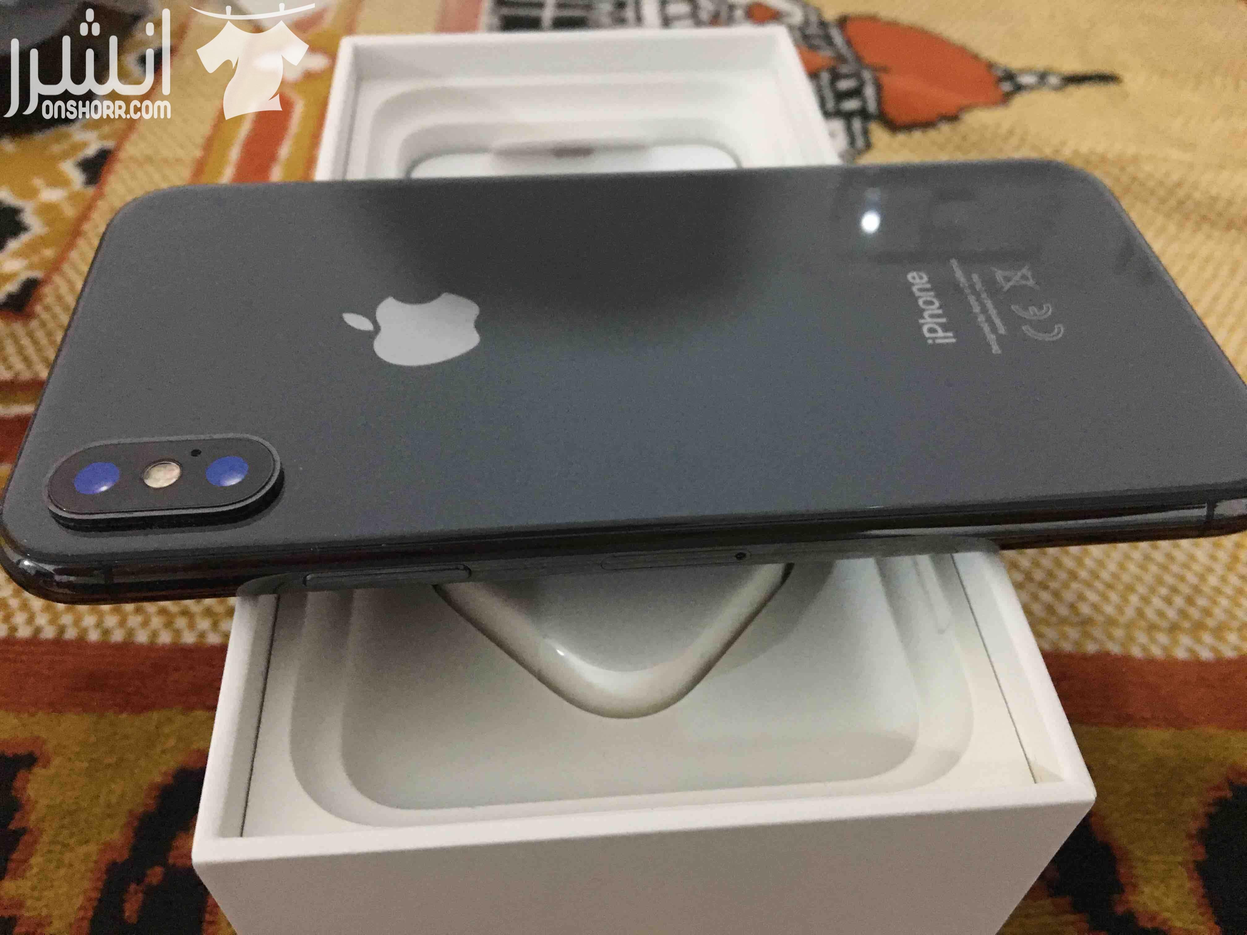 iPhone X 256GB black  معه كل اغراضه  الجهاز بحالة الوكاله  للبيع فقط