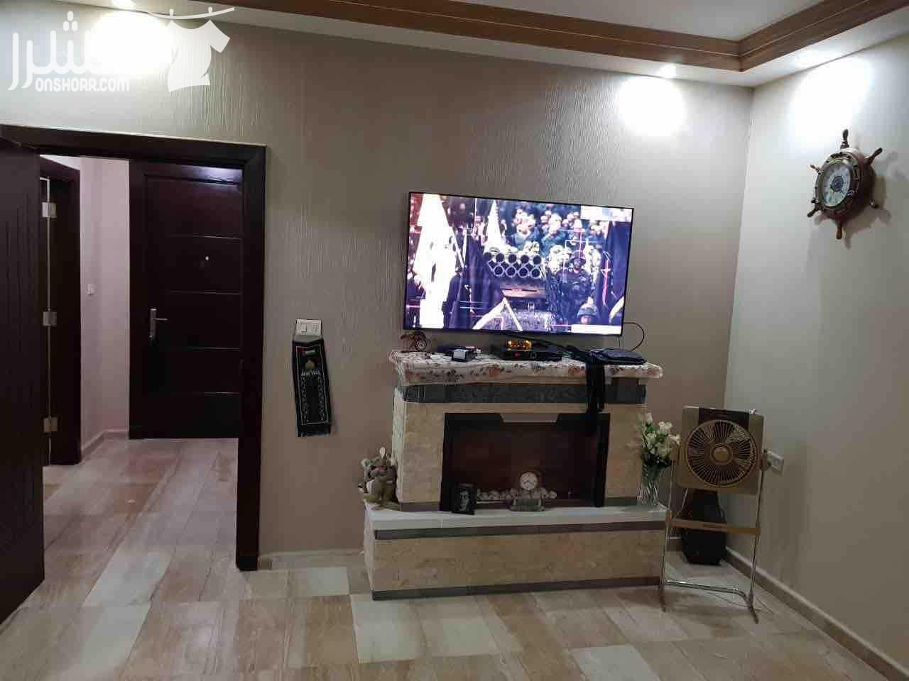 شقه للإيجار طابق اول في خلدا ..دخله البنك العربي عمر الشقه 3سنوات مساحه الشقه 190 متر مريع تتكون من 3 غرف و3 حمام مع كراج وتدفئه وتكييف وأباجورات كهربائية و خزائن بالحائط مفروش 600دينار شهري غير...