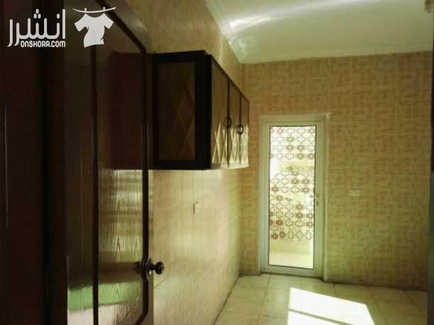 شقة فارغه للإيجار 3 غرف نوم واحده ماستر.3حمامات.بلكونه.صالون معيشه .بئر ماء اضافي مع مضخه.مصعد.طابق ثاني.عمر البناء 6 سنوات. منطقة الجبيهه.اشارة المنهل خلف مدارس الإبداع  تلفون. 0795574097 0797807871