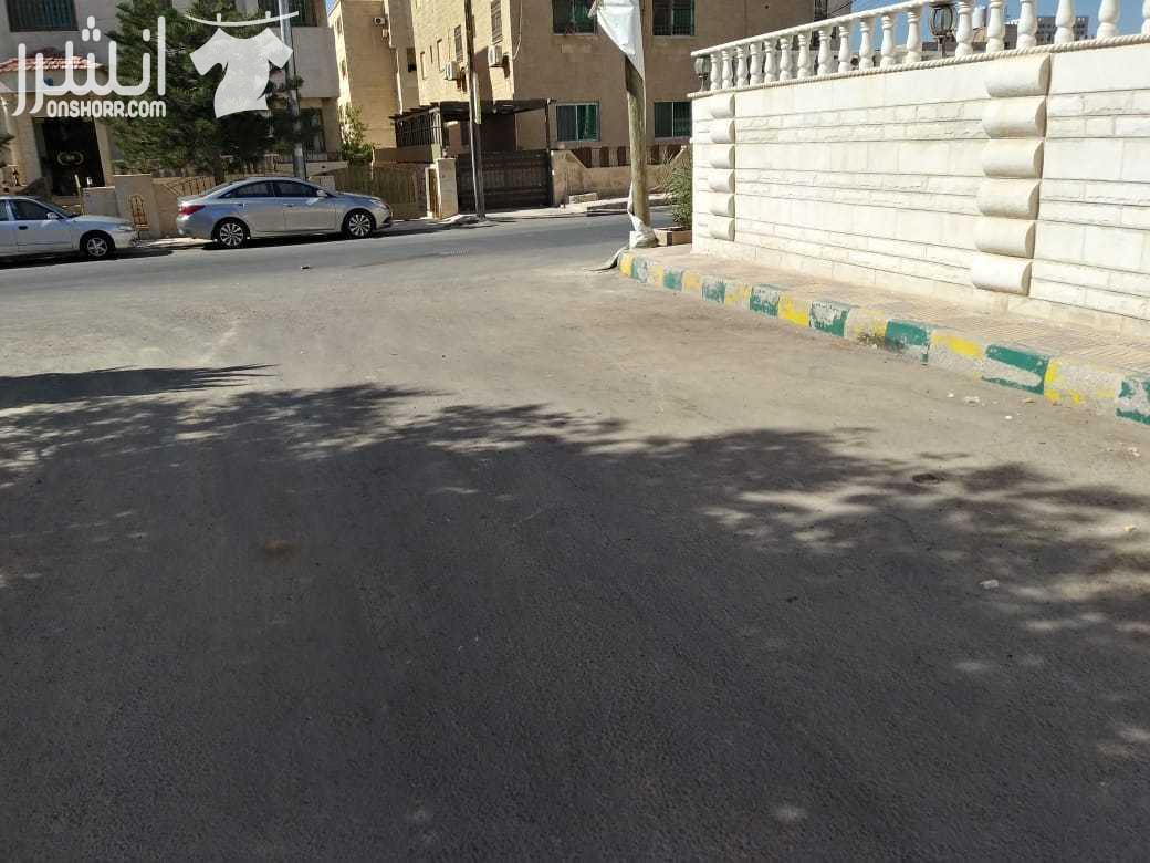 بسم الله الرحمن الرحيم فيلا للبيع بسعر منافس في ضاحية الاميره سلمى منطقه راقيه جدا المساحة : 1- الارض 475 متر2 2- مساحة البناء 446 متر 3- الفيلا على شارعين 20 متر و15 متر 4- التراسات على شا...