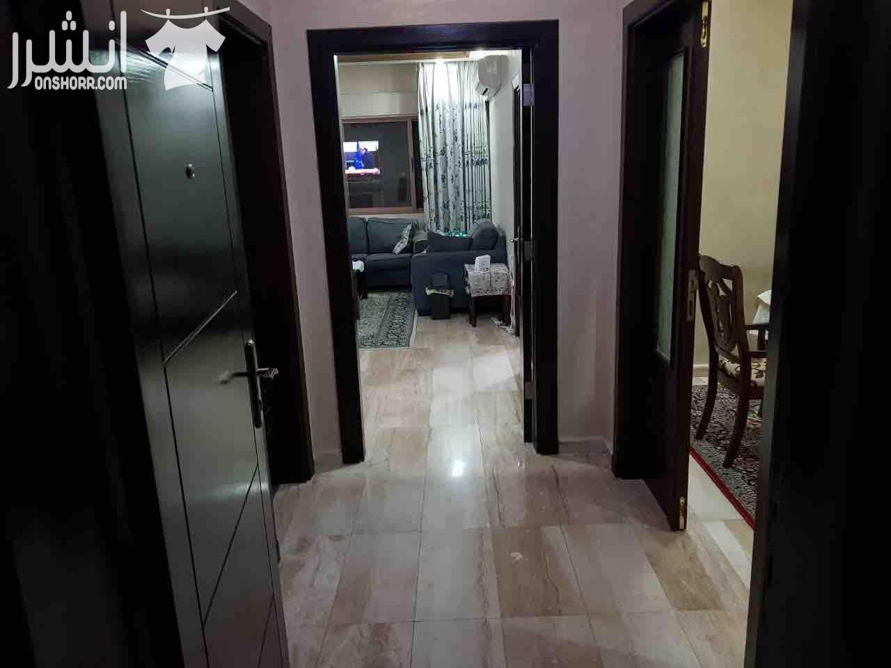 شقه للإيجار طابق اول في خلدا ..دخله البنك العربي  عمر الشقه 3سنوات  مساحه الشقه 190 متر مريع  تتكون من 3 غرف و3 حمام مع كراج وتدفئه وتكييف وأباجورات كهربائية و خزائن بالحائط مفروش 600دينار شهري   غير...