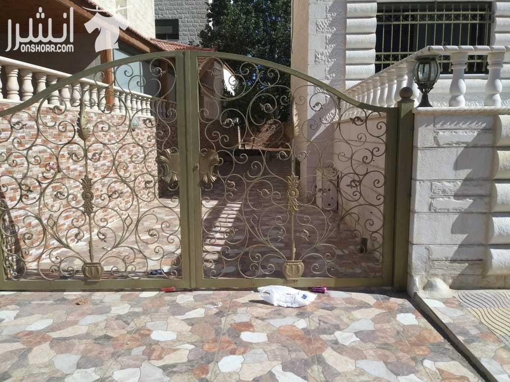 بسم الله الرحمن الرحيم فيلا للبيع بسعر منافس في ضاحية الاميره سلمى منطقه راقيه جدا المساحة : 1- الارض 475 متر2 2- مساحة البناء 446 متر 3- الفيلا على شارعين 20 متر و15 متر 4- التراسات على شا...