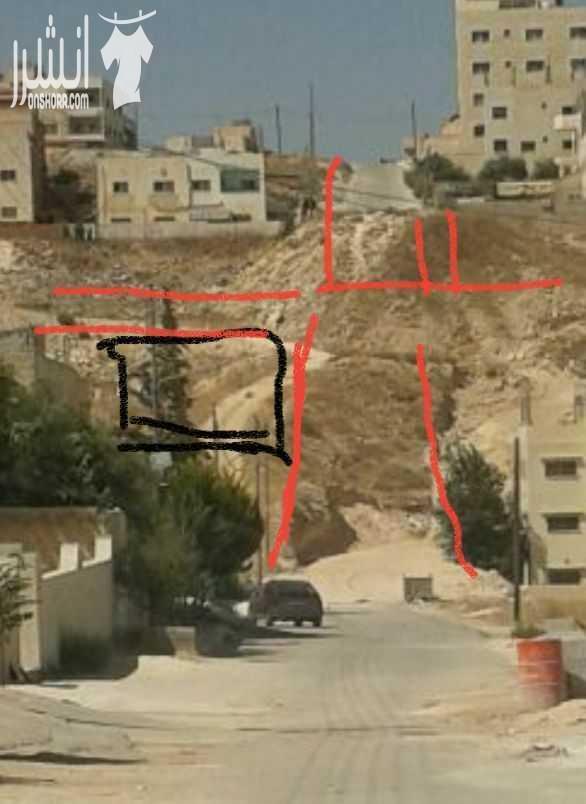 أرض للبيع ماركا الجنوبيه المرقب مساحتها ٢٩٣متر قريبه من شارع الحزام على شارعين وأصلها خدمات كوشان مستقل الشوارع لسا مش مفتوحه خلف مدارس العواصم الخضراء سكن دال