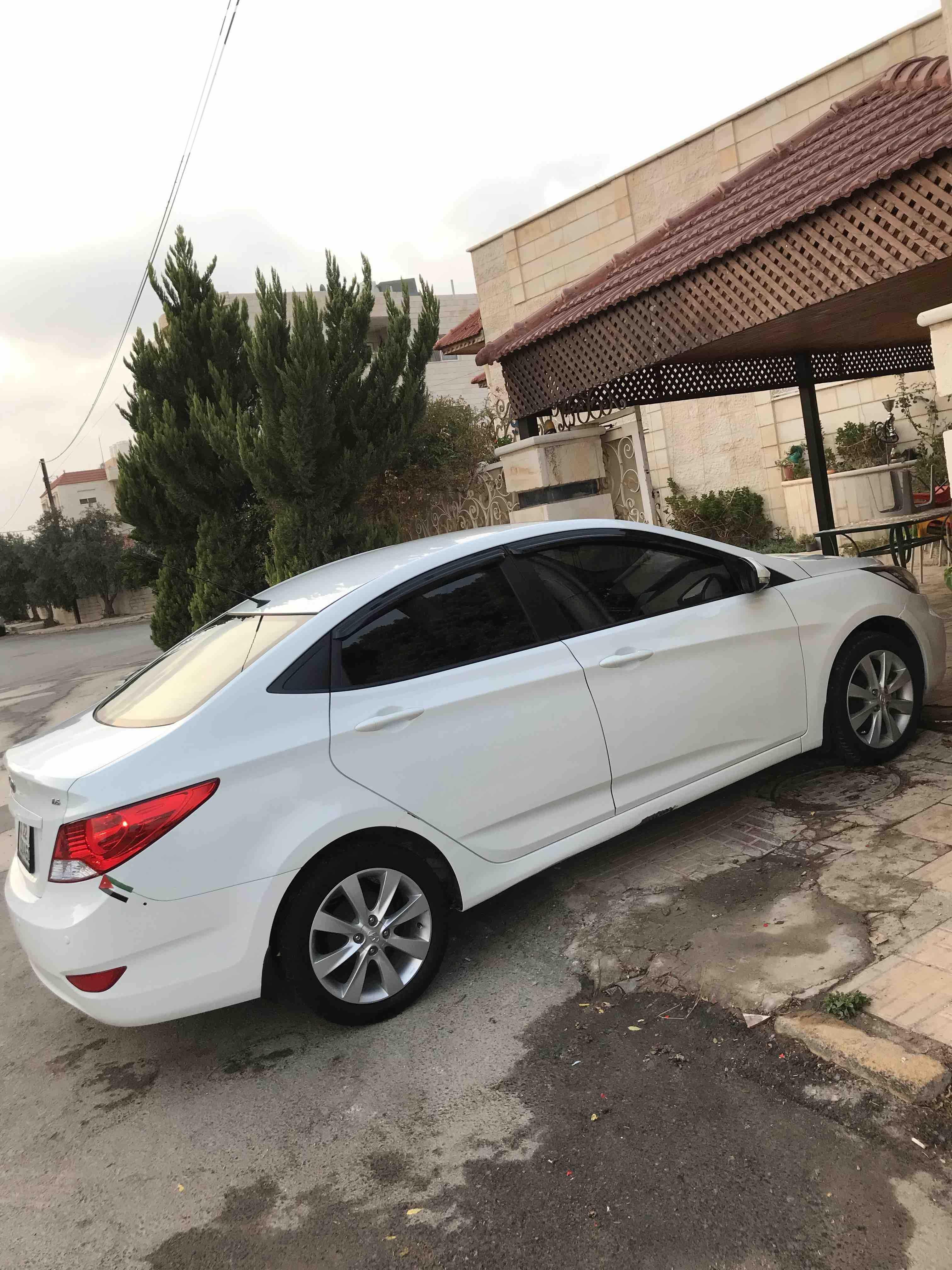 هيونداي اكسنت موديل ٢٠١٤ فحص ٧ جيد  ماتور ١٦٠٠ قوي و اقتصادي جدا  فل كامل عدا الفتحه  جنط المنيوم هيونداي الاصلي مقاس ١٦  حساسات خلفيه  تحكم طاره كامل  غمازات على المرايا و مري ضب  كشافات اماميه مسند...
