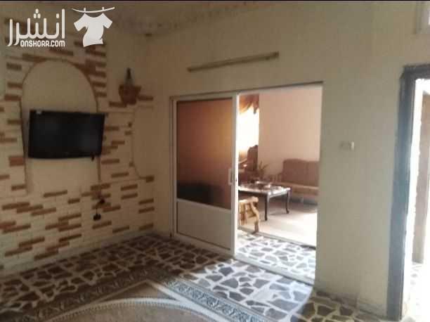 منزل طابقين للبيع في محافظة الزرقاء قرب دوار الحاووز شارع الاندلس الشقة الأولى تتكون من غرفتين وصالون وحمامين ومطبخ ومخرجين الطابق الثاني يتكون من 3 غرف وصالون وحمام ومطبخ وبلكونتين شمع الطابق الثالث...