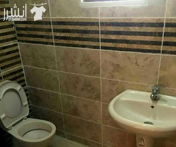 للبيع .. .. للبيع .... للبيع بيت مساحته 305 م. على ارض دونم تقريبا. يتكون من غرفه نوم 5 حمام4. ماستر 2.مطبخ 2. معيشه . صاله قعده . موزع. قاعه استقبال. 63متر.(9*7). مدخلين. بئر ماء. سور . على ارض دونم...