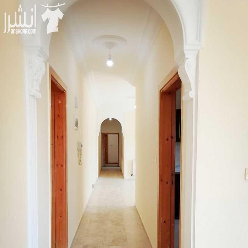 للايجار ط3 
بالقرب من حلويات مشوار في "الدوار السابع" 
مساحة 200 
صالون حرف L مع سفرة / معيشه / مطبخ / 3نوم وحده ماستر/ 3حمامات / غرفة خادمه/ 2 برنده/كراج خاص/ مخزن خاص / مصعد / بويلر شيبايه...