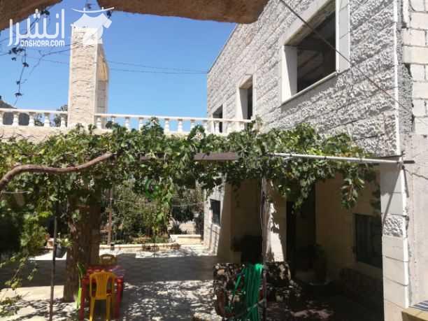 بيت ???? مستقل مساحة ارض 768 مساحة البناء 468 متر وتسويه 68 واجهه حجر منزل ???? ريفي طله مشرقه بير انجاصه 3×3 عمر البناء 5 سنوات مشجر لوزيات وزيتون وعنب وتين وخوخ وتفاح شقتين كل شقه 200 متر السعر 200...
