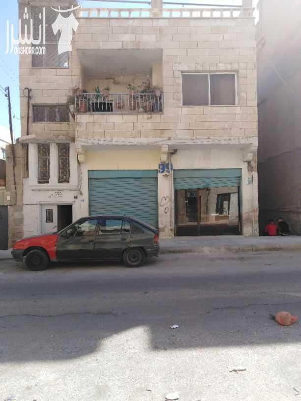 منزل طابقين للبيع في محافظة الزرقاء قرب دوار الحاووز شارع الاندلس الشقة الأولى تتكون من غرفتين وصالون وحمامين ومطبخ ومخرجين الطابق الثاني يتكون من 3 غرف وصالون وحمام ومطبخ وبلكونتين شمع الطابق الثالث...