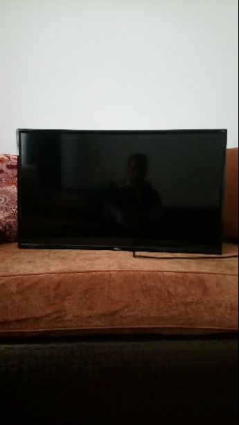 شاشة سمارت 32  انش نوع TCL 
بحالة الوكالة