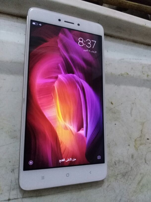 تليفون شاومي الحاله موضحه بالصور بدون عيوب
redme note4 مساحه 32 رام3
بدون مشتملات البيع لاحتياج فلوس