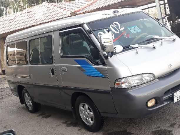 باص H100 حرة جديد فحص كامل 7 جيد ديزل اصلي ماتور2700BB التكييف حامي بارد شغال 100% لمتد كراسي وكالة الغرفة جديدة مسجل كوري الاصلي جنط النجمة كوشوك جديد طقم اكسسوارت كامل ترخيص سنة كامله والصلاة ع...
