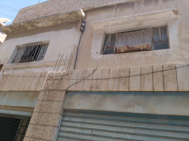 عمارة سكنية / تجارية للبيع في الزرقاء
شارع السعادة الحي التجاري دخلة البنك الاهلي منتصف السوق
العمارة مكونة من 3 شقق سكنية
شقة أرضية وشقتين على الطابق الاول
اربع مخازن
جميع الشقق السكنية مؤجرة بدخ...