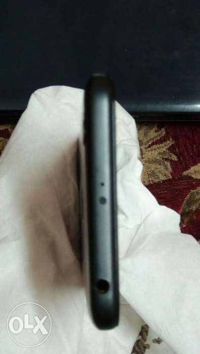 موبيل بحاله ممتاز مفهوش خدش ومتفتحش قبل كده استعمال سنه رام 3 وذاكره 32 كاميره اماميه 5 وخلفيه 13 و بطاريه 4100 و معاه ٣ جربات اتنين منهم عليهم popsocket والشاحن الأصلي
