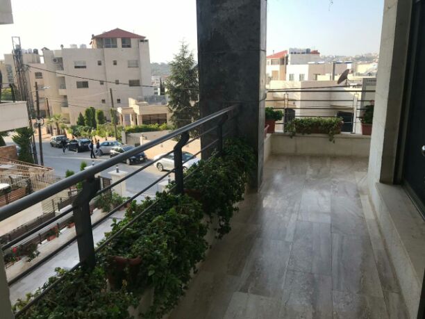 شقه للبيع في ارقى مناطق خلدا
قرب مسجد الهمشري و مدارس المعارف و city mall و mecca mall
المواصفات...
مساحه الشقة : 185متر
طابق اول
ذات اطلاله رائعه على مسجد الحسين في دابوق
تتكون من : 3 غرف نوم (...